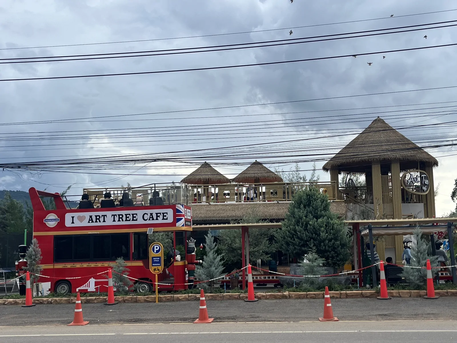 Khao Yai Art Tree Homestay เขาใหญ่ ปากช่อง นครราชสีมา — Art Tree Cafe เขาใหญ่ อยู่ตรงไหน
