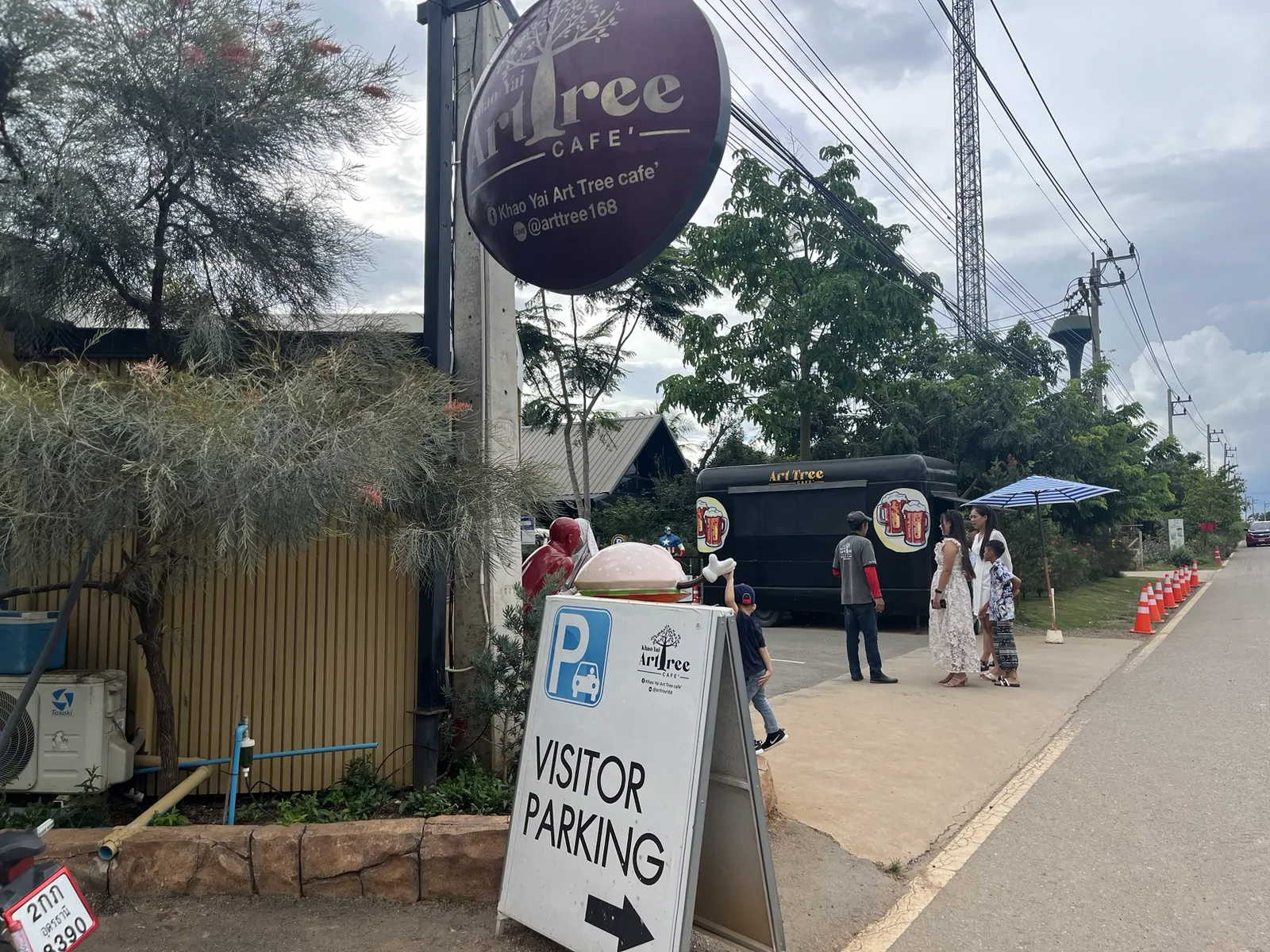 Khao Yai Art Tree Homestay เขาใหญ่ ปากช่อง นครราชสีมา — นั่งรถไฟจิ๋วชมสวนที่ Art Tree Cafe เป็นยังไง