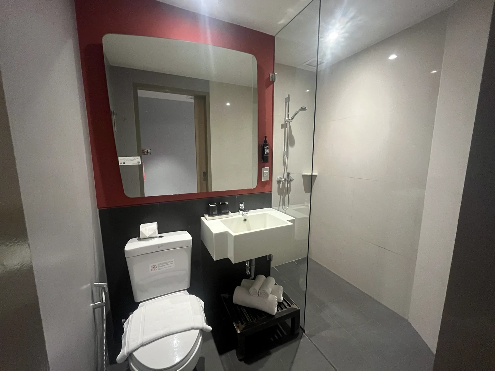 Mercure Bangkok Sukhumvit 24 สุขุมวิท 24, คลองเตย, กรุงเทพฯ — ทำเลใกล้ห้างไหนบ้าง
