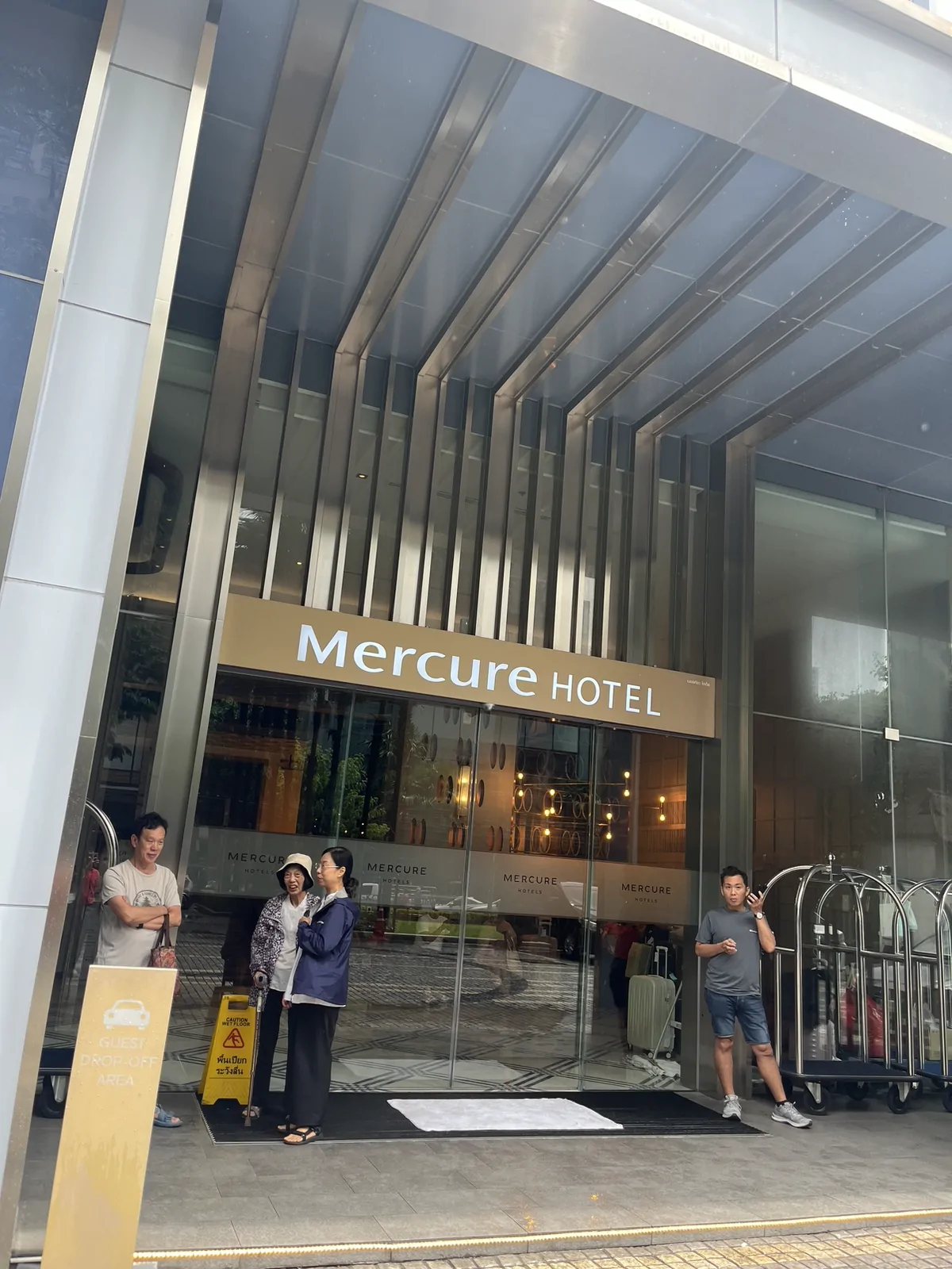 Mercure Bangkok Sukhumvit 24 สุขุมวิท 24, คลองเตย, กรุงเทพฯ — บรรยากาศร้าน