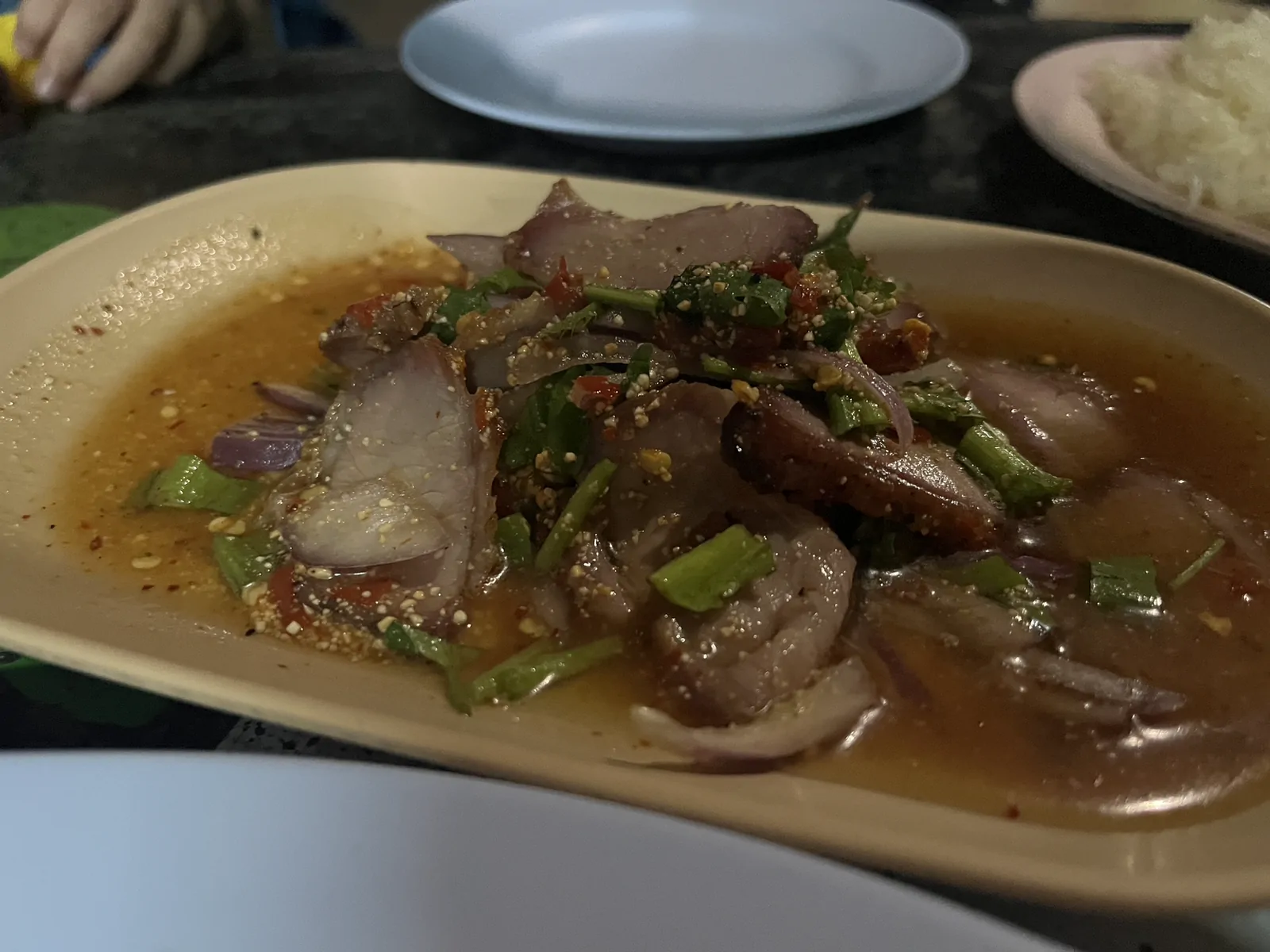 ร้านนดา ตำแซ่บหลาย เจ้าเก่าจิป๊ะ เมืองยะลา, ยะลา — บรรยากาศร้าน