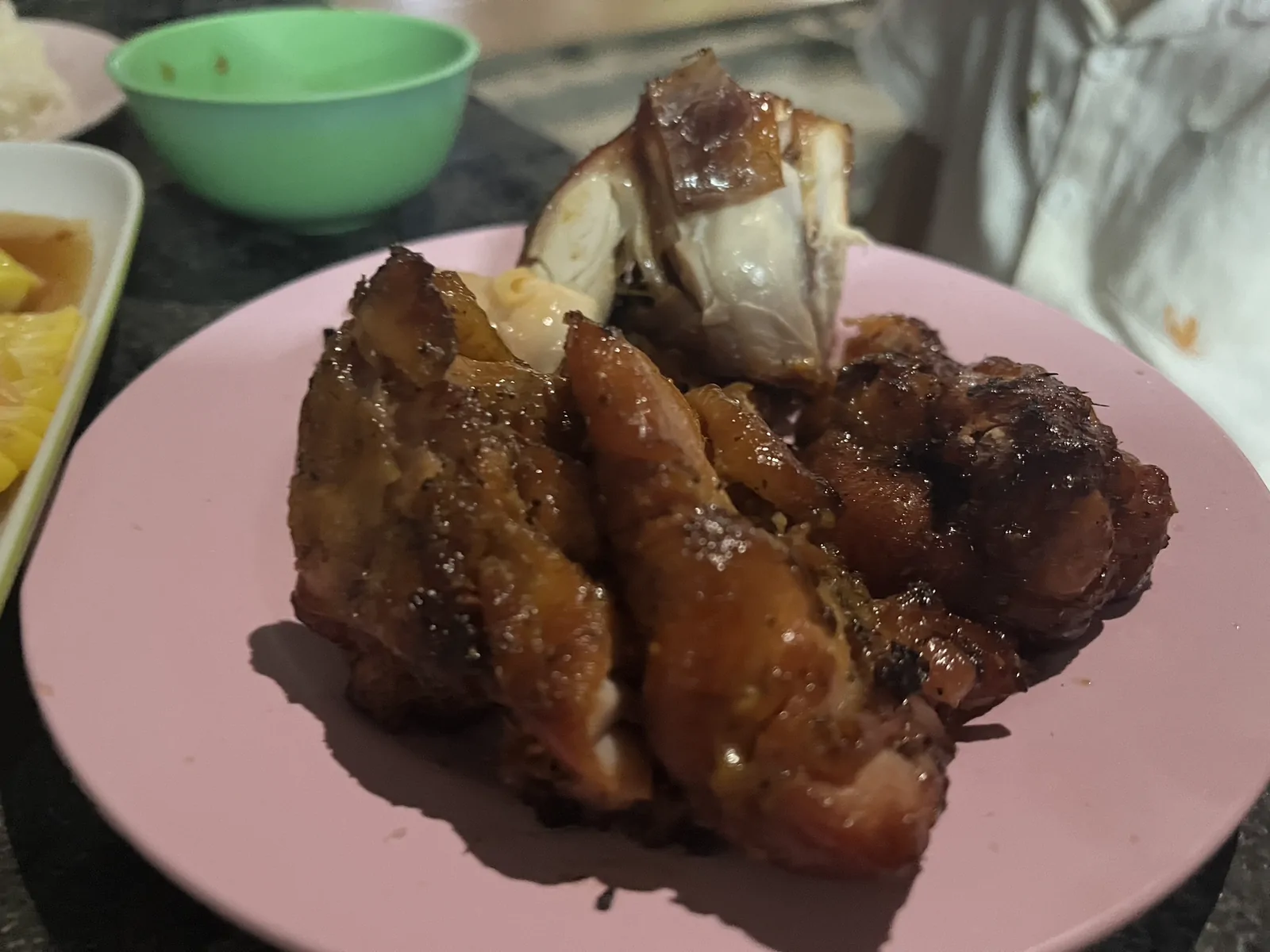 ร้านนดา ตำแซ่บหลาย เจ้าเก่าจิป๊ะ เมืองยะลา, ยะลา — บรรยากาศร้าน