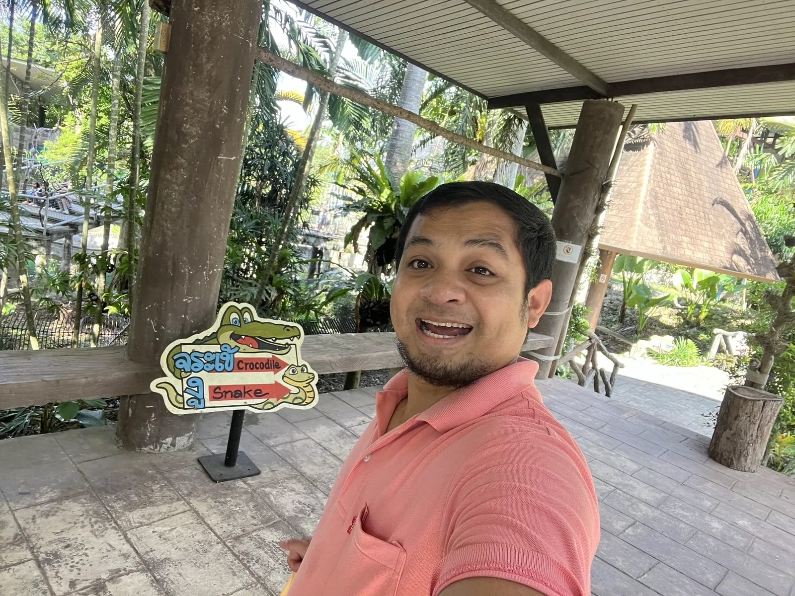 Songkhla Zoo เมืองสงขลา — โชว์ให้อาหารเสือโคร่งและสิงโต