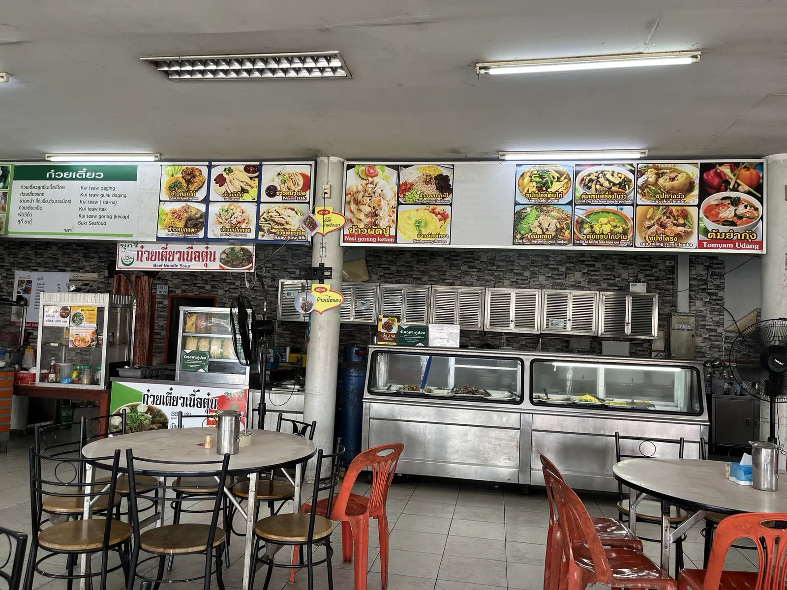 Sugarree Halal Restaurant (24HRS) พุนพิน, สุราษฎร์ธานี — เมนูเด็ดที่ต้องสั่ง ข้าวแกงใต้รสจัดจ้าน