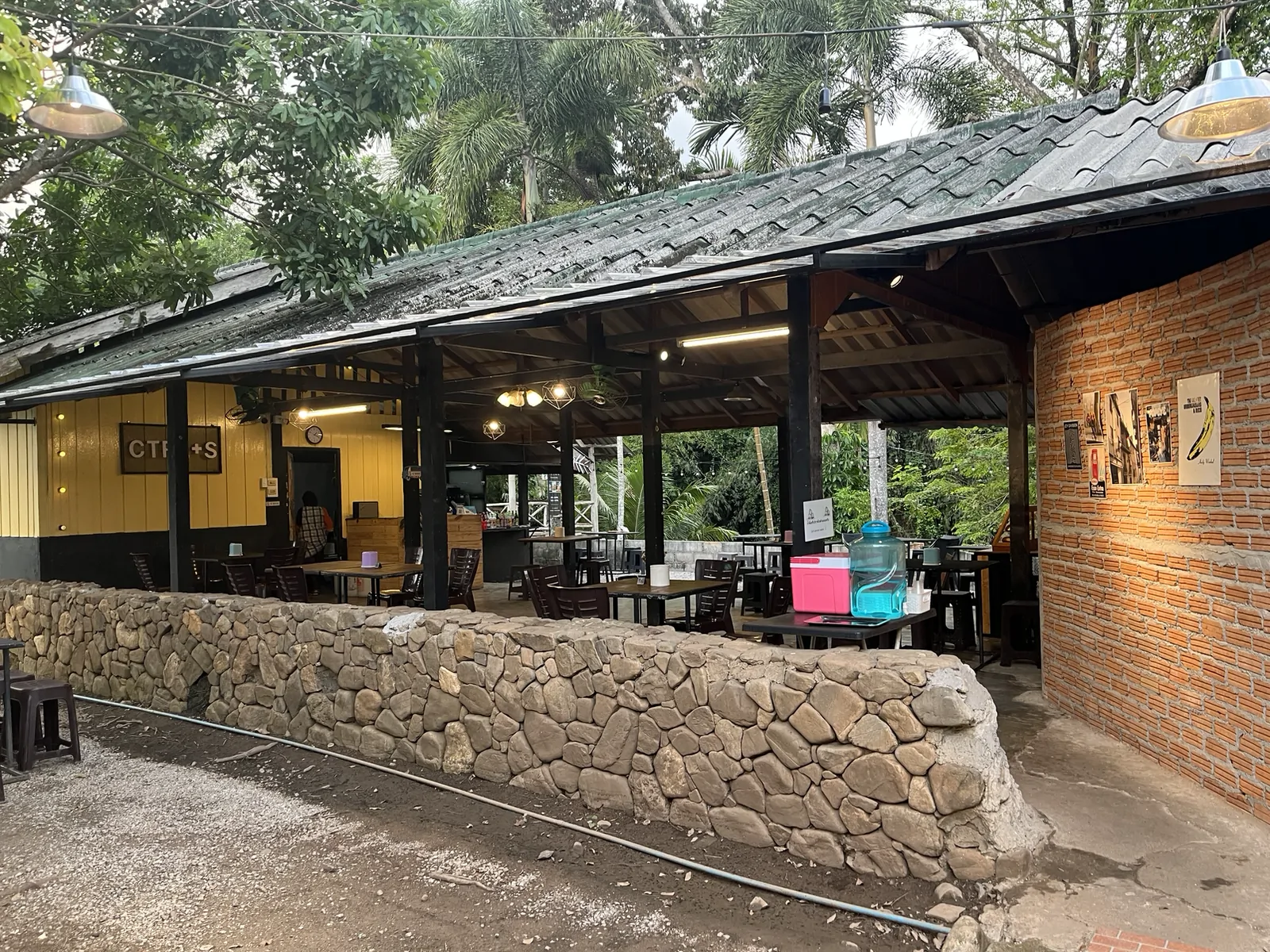 The Ctrl+s เบตง, ยะลา — บรรยากาศร้าน The Ctrl+S เบตง เป็นยังไง