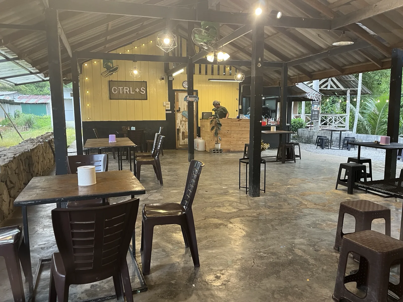 The Ctrl+s เบตง, ยะลา — ของทานเล่นและของหวานที่ร้านมีอะไรน่าลอง
