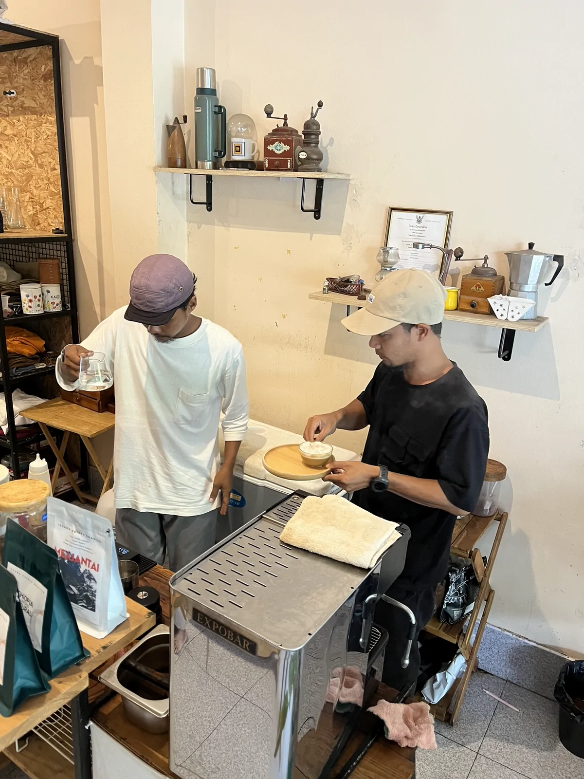THE HOOMAN ถนนรวมมิตร อำเภอเมือง ยะลา — บรรยากาศร้าน