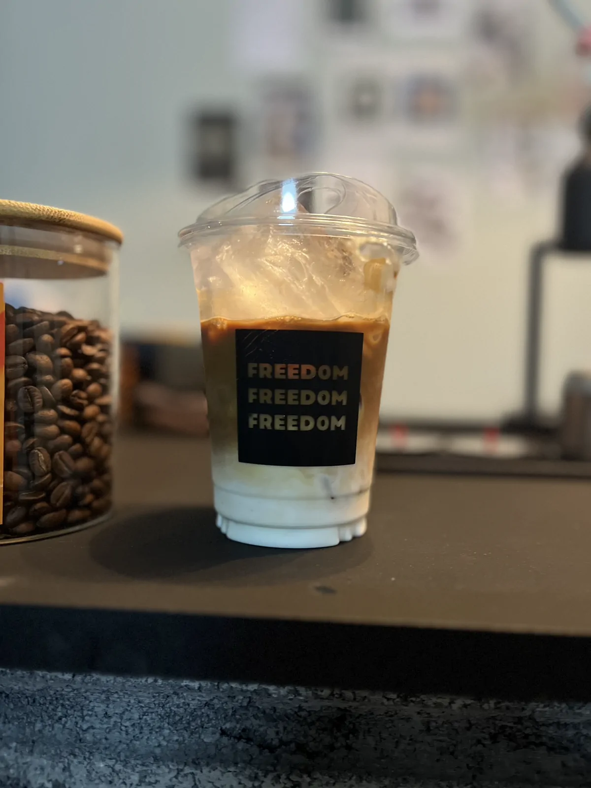 Freedom coffee รามัน, ยะลา — บรรยากาศร้าน