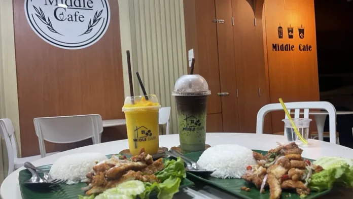 หน้าร้าน Middle Cafe Ruso รือเสาะ นราธิวาส