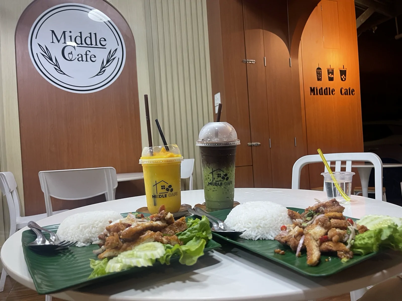 Middle Cafe Ruso รือเสาะ นราธิวาส — Middle Cafe รือเสาะ อยู่ตรงไหน จุดสังเกตคือ