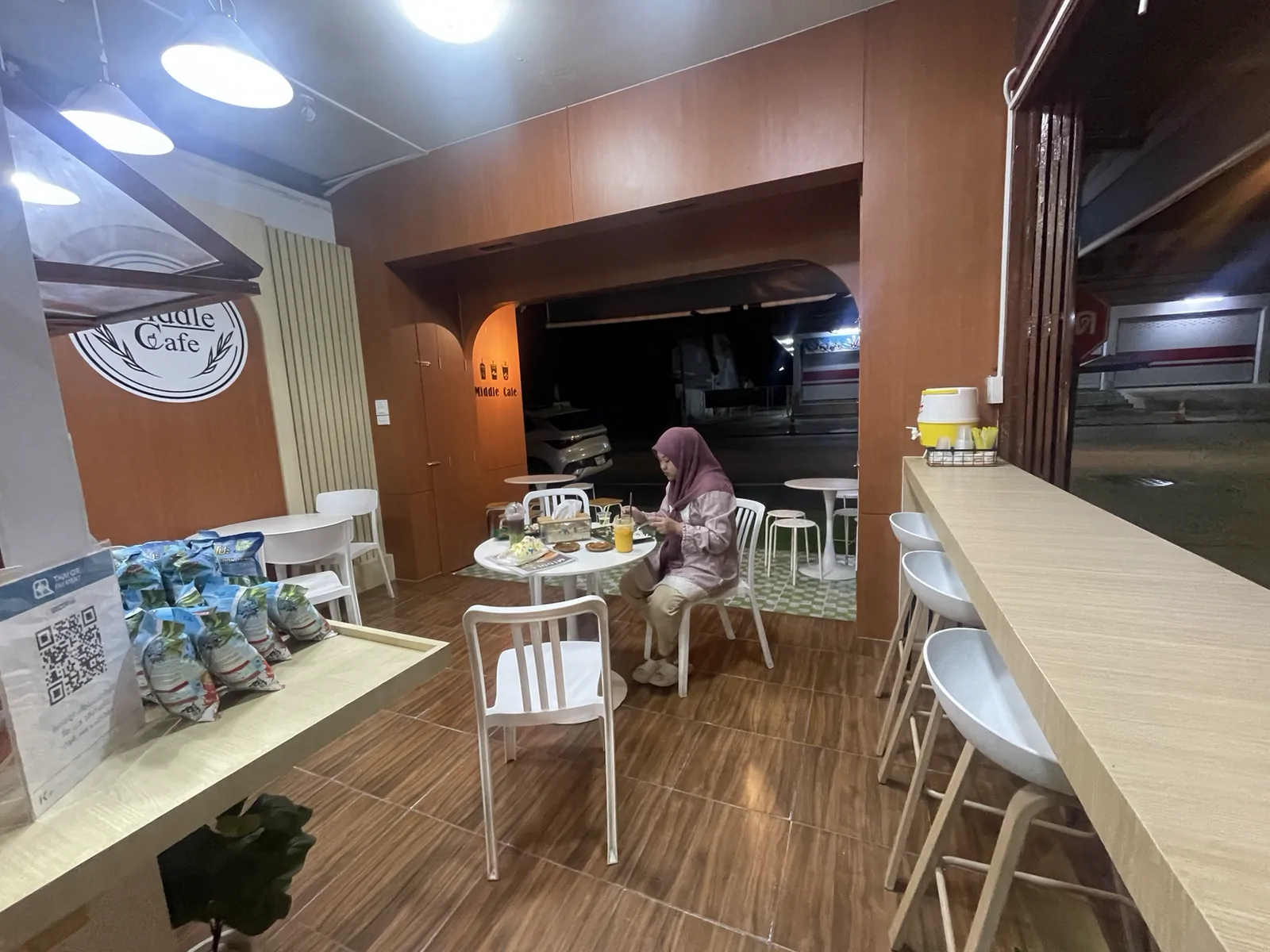 Middle Cafe Ruso รือเสาะ นราธิวาส — บรรยากาศร้าน