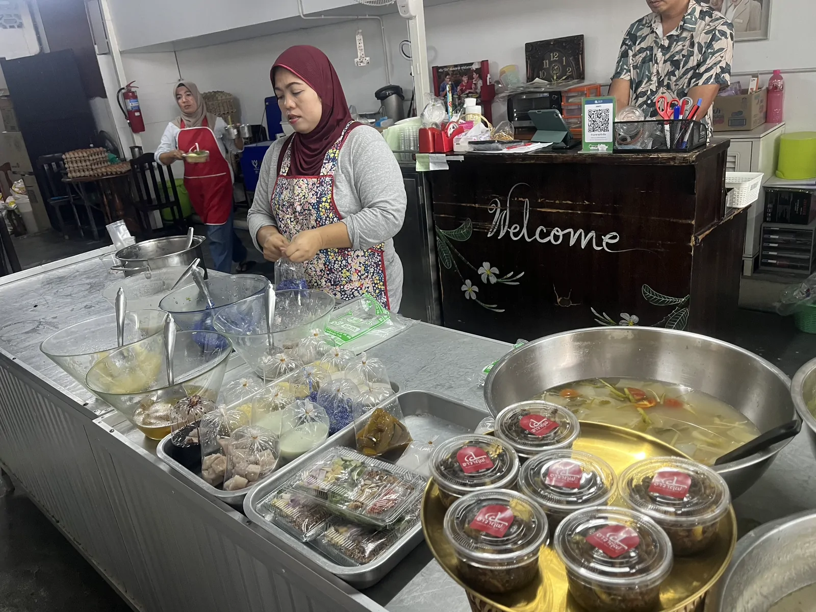 ร้านอาหาร อาวาติ๊ฟ เมืองยะลา, ยะลา — บรรยากาศร้าน
