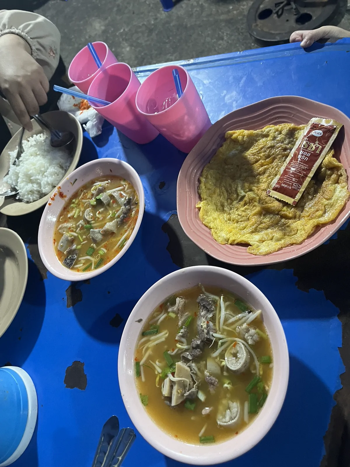 ร้านนัส & นิม ซุปเครื่องใน - Nas&Neem Offal Sup (Halal) หาดใหญ่ สงขลา — บรรยากาศร้าน นั่งตรงไหนได้บ้าง