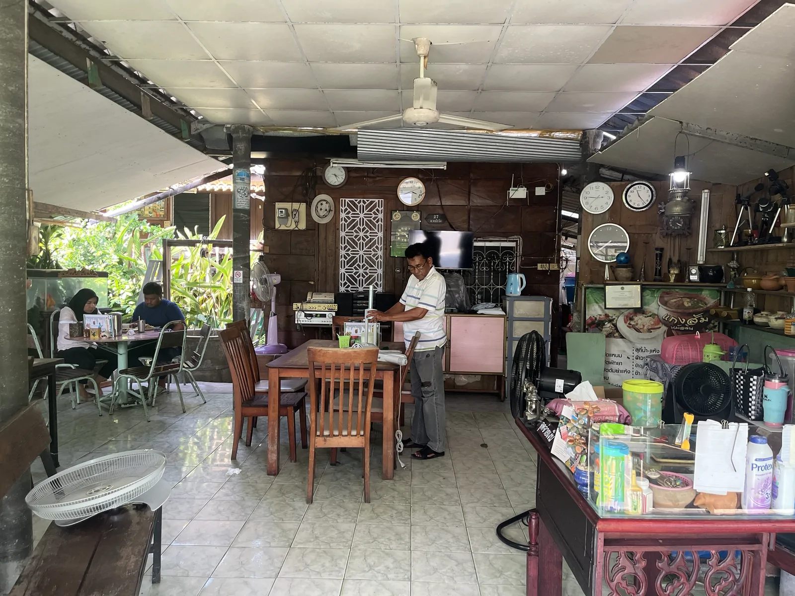 Krua Kubaha จะบังตีกอ, เมืองปัตตานี — บรรยากาศร้านครัวครูบาฮา เป็นยังไง