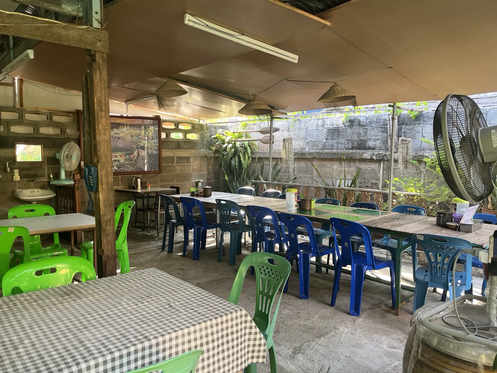 Krua Kubaha จะบังตีกอ, เมืองปัตตานี — ที่จอดรถ ร้านครัวครูบาฮา จะบังตีกอ