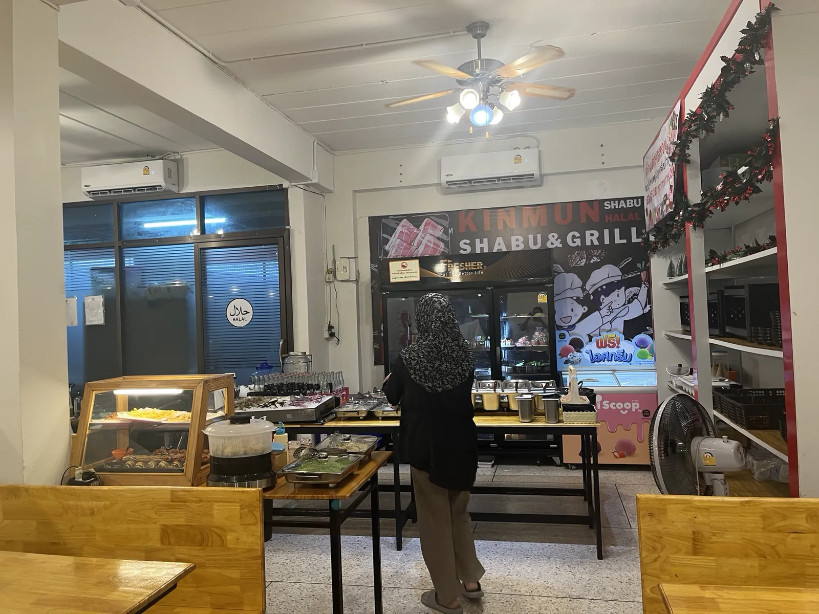 Kinmun shabu กินมันส์ชาบู ฮาลาล ยะลา ตือเบาะ อำเภอเมือง ยะลา — บรรยากาศร้าน