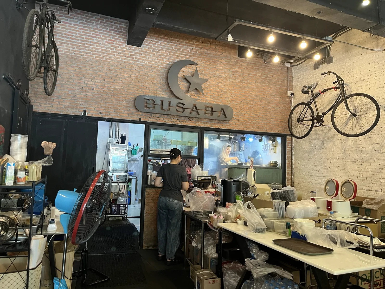 ร้านบุษบา เป็ดย่าง ศรีย่าน ศรีย่าน กรุงเทพฯ — ร้านบุษบา เป็ดย่างฮาลาล ศรีย่าน อยู่ตรงไหน