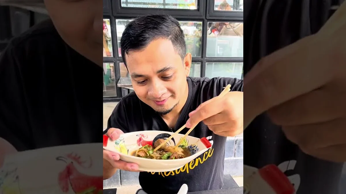 Fatin Ulya ก๋วยเตี๋ยวเรือ พลุบาโกย ยะลา ชามยักษ์