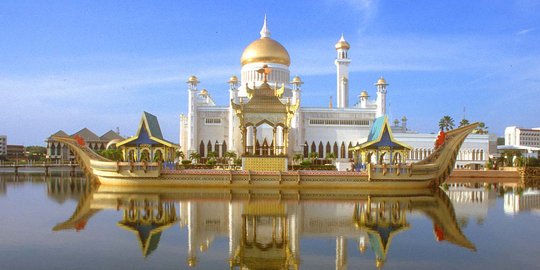 Mengejar Mimpi Di Negri Brunei Darussalam Iziroam Com