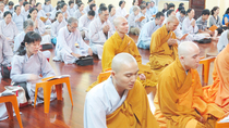 Thí Sinh Đi Thi Dự Lễ Sám Hối Tại Chùa Bửu Đà