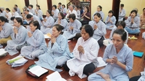 Thí Sinh Đi Thi Dự Lễ Sám Hối Tại Chùa Bửu Đà