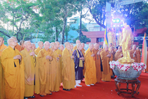 TP.HCM: Hàng chục ngàn Tăng, Ni, Phật tử cùng rước Phật Đản Sanh