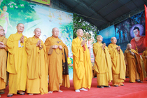 TP.HCM: Hàng chục ngàn Tăng, Ni, Phật tử cùng rước Phật Đản Sanh