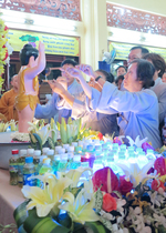 Chùm ảnh lễ tắm Phật PL 2559 DL 2015 tại Chùa Bửu Đà