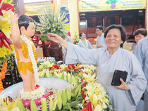 Chùm ảnh lễ tắm Phật PL 2559 DL 2015 tại Chùa Bửu Đà