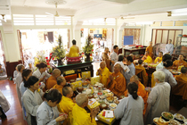 Lễ cài hoa hồng và dâng y PL: 2559 DL: 2015