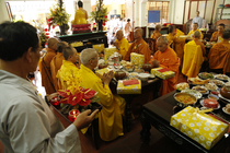 Lễ cài hoa hồng và dâng y PL: 2559 DL: 2015