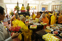 Lễ cài hoa hồng và dâng y PL: 2559 DL: 2015
