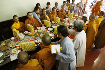 Lễ cài hoa hồng và dâng y PL: 2559 DL: 2015