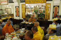 Lễ cài hoa hồng và dâng y PL: 2559 DL: 2015