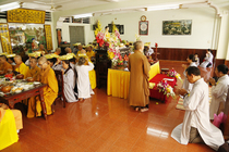 Lễ cài hoa hồng và dâng y PL: 2559 DL: 2015