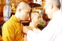 Lễ cài hoa hồng và dâng y PL: 2559 DL: 2015