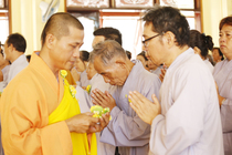 Lễ cài hoa hồng và dâng y PL: 2559 DL: 2015