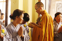 Lễ cài hoa hồng và dâng y PL: 2559 DL: 2015