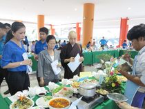LHTN Quận 10 liên hoan các món chay