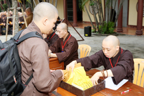Giới tử thọ Tỳ kheo tại giới đàn Trí Đức (Chùa Huệ Nghiêm – Quận Bình Tân)