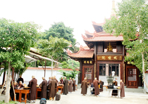 Giới tử thọ Tỳ kheo tại giới đàn Trí Đức (Chùa Huệ Nghiêm – Quận Bình Tân)