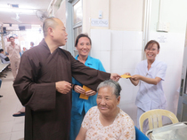 Xuân Bính Thân từ thiện tại bệnh viện ung bướu