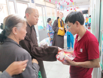 Xuân Bính Thân từ thiện tại bệnh viện ung bướu
