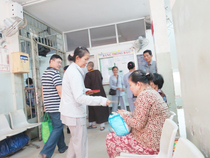 Xuân Bính Thân từ thiện tại bệnh viện ung bướu