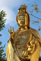 Tượng Quan Âm Bồ Tát