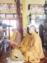 Năm Bính Thân Tếp tục khóa lễ "trì chú Đại Bi và đảnh lễ danh hiệu Phật"