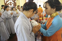 Lễ Vu Lan và dâng Pháp y PL 2560 DL 2016