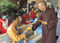 Từ thiện xuân Đinh Dậu