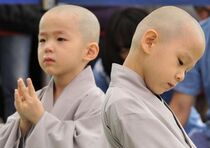 Chú tiểu Hàn Quốc dễ thương