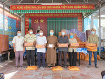 PHÁT QUÀ TỪ THIỆN LẦN THỨ 12